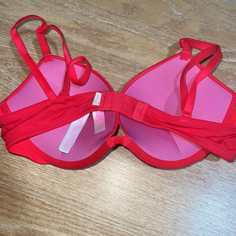 Red push-up bra - Picture 2 of 2